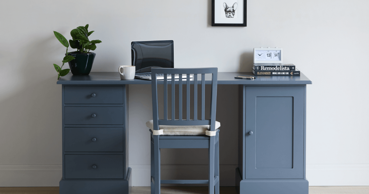 Dormy shop house desk