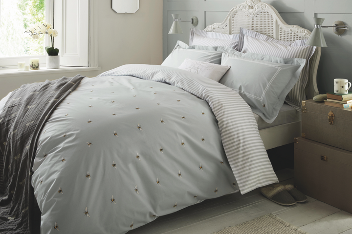 Throws, bedspread & eiderdowns