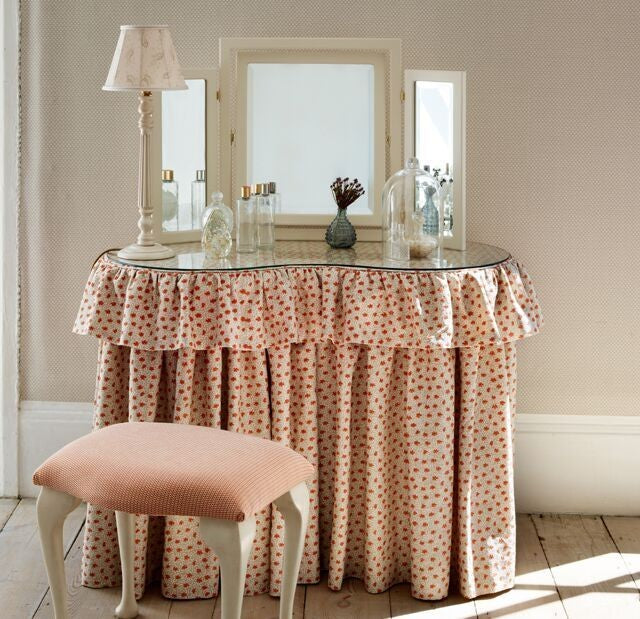 Covers for kidney shaped dressing tables