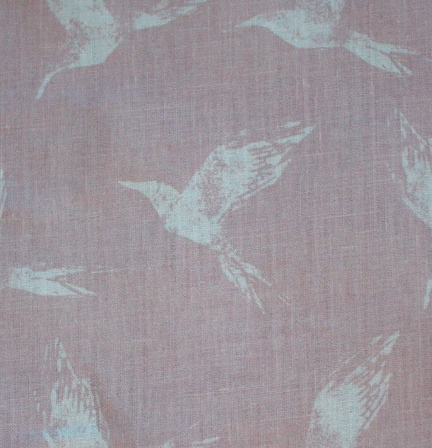 Bollin bird 03 - white on soft pink