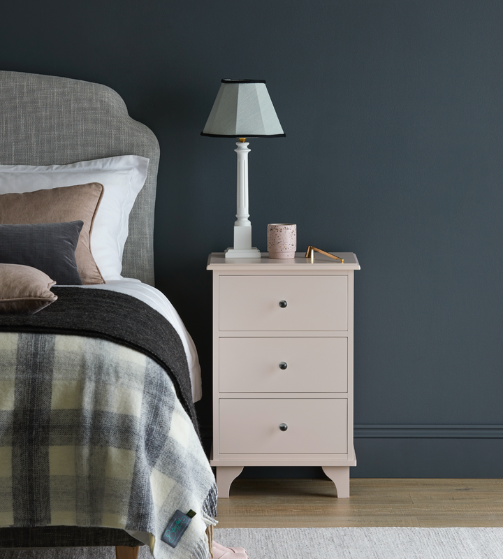 Evesham bedside chest