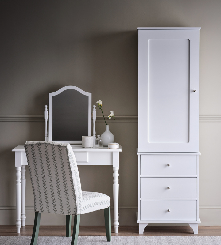 Single wardrobe and online chest of drawers