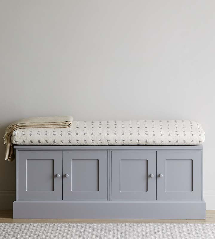 Feather & foam seat pads with loose covers