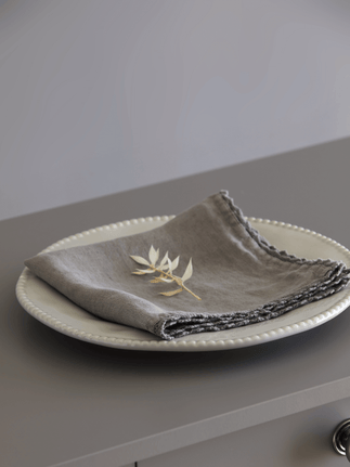 Grey lace napkin - set of 4