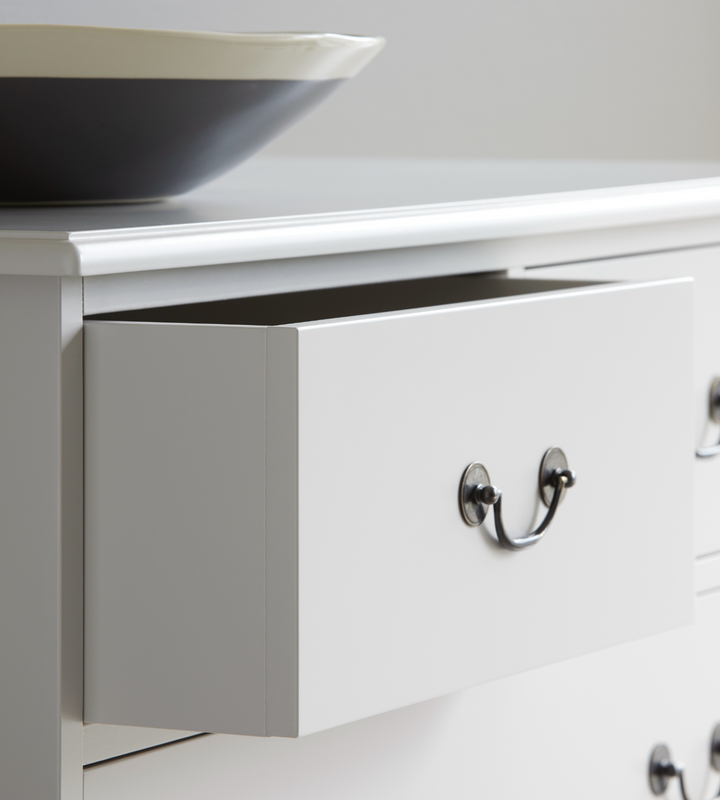 Large Evesham chest of drawers