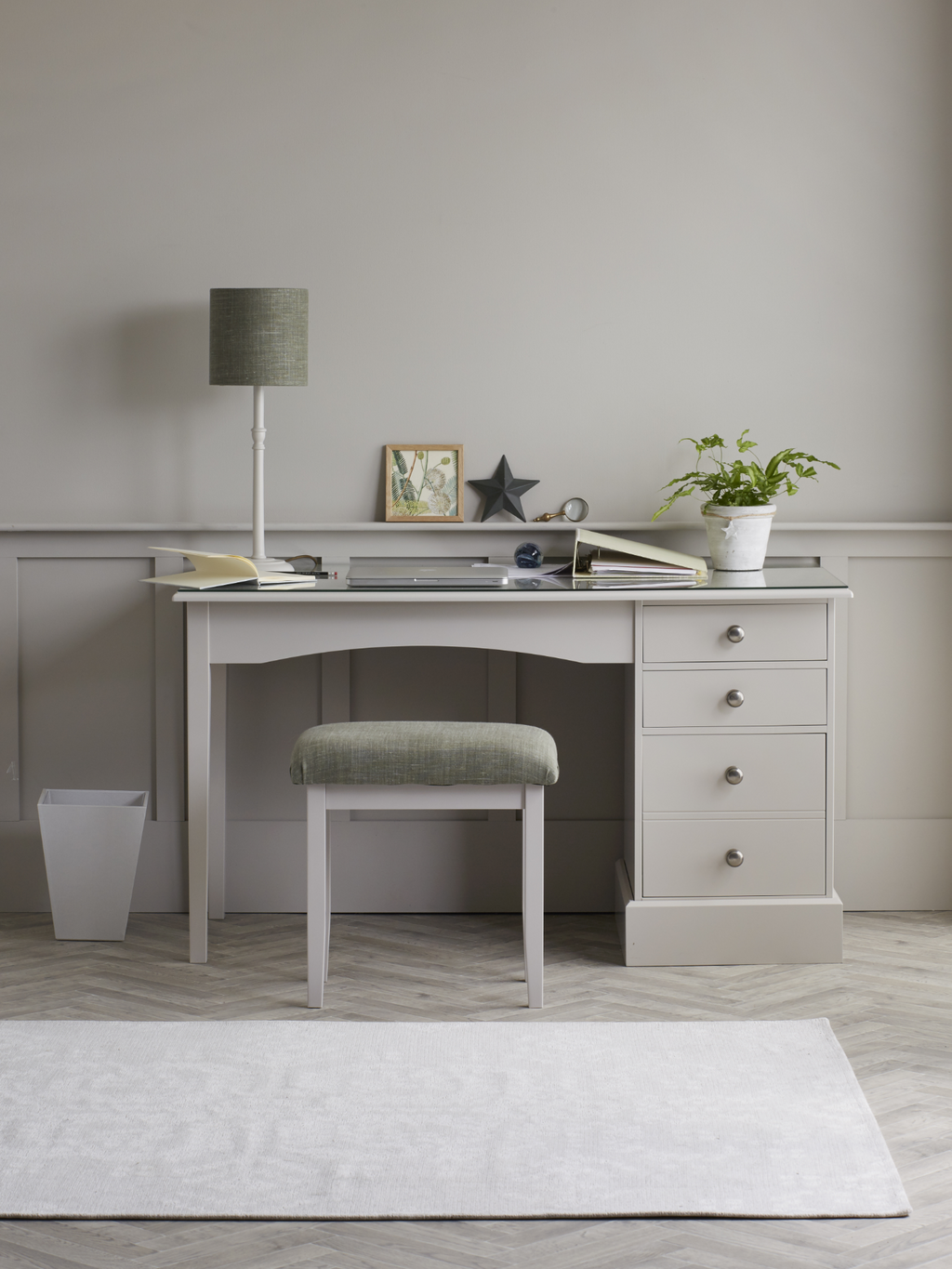 Rochester single pedestal table The Dormy House