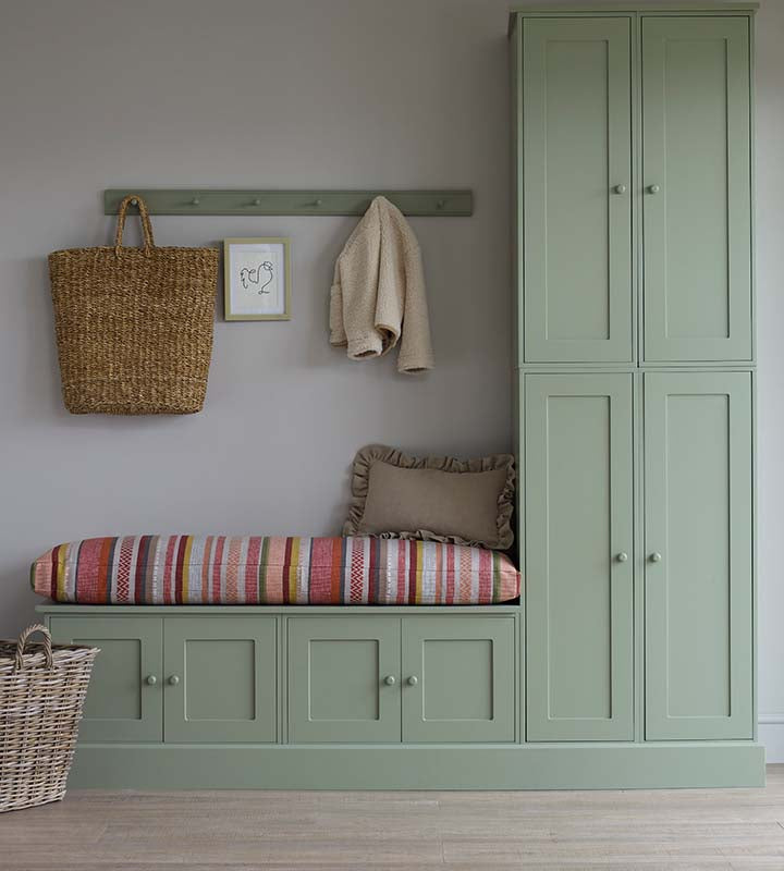 Somersby boot room with doors